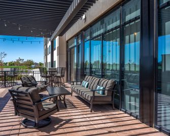 Holiday Inn Express & Suites - Gilbert - Mesa Gateway Airport - Gilbert - Balkon