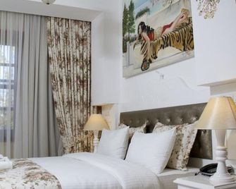 Kaleiçi Ozkavak Hotel - Antalya - Schlafzimmer