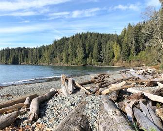 Shore 2 Please - Lower Unit (Bright And Mountain Views) - Port Renfrew - Beach