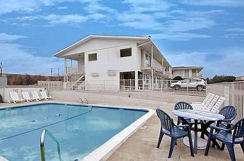 Americas Best Value Inn & Suites-Blue Springs / Kansas City - Blue Springs - Zwembad