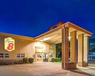 Super 8 by Wyndham Richardson Dallas - Richardson - Building