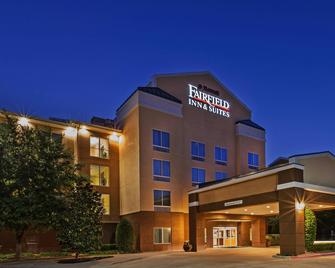 Fairfield Inn & Suites by Marriott Austin Northwest/The Domain Area - Austin - Building