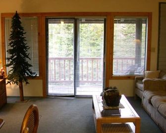 Ski in - Ski Out Condo right next to the Main Lodge !!! - Beaver - Sala de estar
