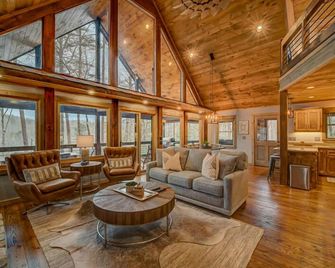 Ain't Life Grand -Hot tub | Pool table | Fire pit | Arcade Games | Close to town - Blue Ridge - Sala de estar