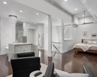 Cwe Luxury La Maison Modern - St. Louis - Dining room