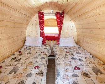 Camping de Tournus - Drole de Cabane - Tournus - Slaapkamer