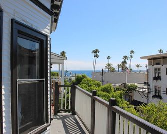Hermosa Hotel - Avalon - Balcony