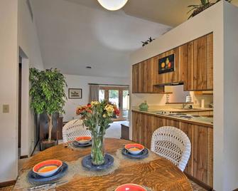 Quintessential Lake George House with BBQ and Fire Pit - West Branch - Dining room