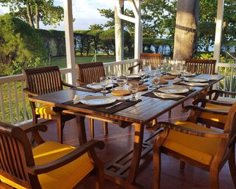 Llantrissant Beachcliff Villa - Negril - Restaurant
