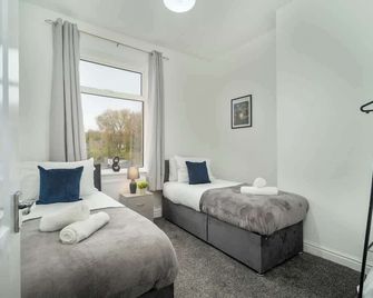 Ruby House - 2 Bed in Huddersfield Yorkshire - Huddersfield - Habitación