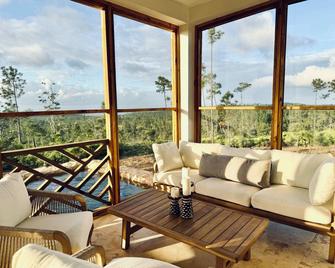 Hidden Valley Inn & Reserve - San Ignacio - Balcony