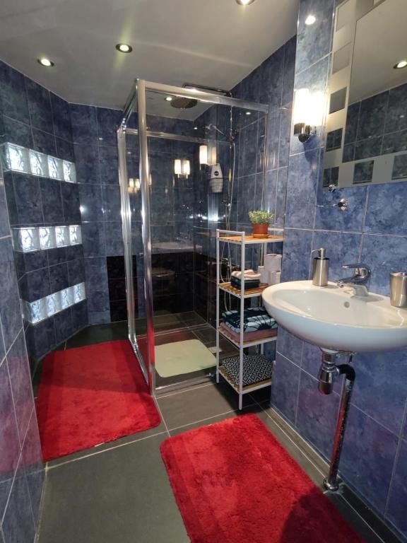 Jordaan Canal View Apartment - Amsterdam - Bathroom