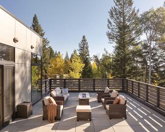 Escape to a serene, modern haven just moments from the heart of Jackson Hole - Wilson - Balcón
