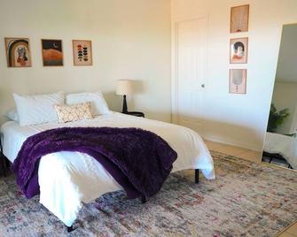 Thereddoor - A Perfect Desert Escape For Family And Friends - Desert Hot Springs - Bedroom