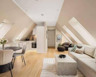 Dinbnb Apartments Bryggen - Bergen - Living room