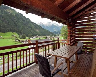 Chalet With Sauna, Pool & Valley-views in Wald - Wald Im Pinzgau - Balkon