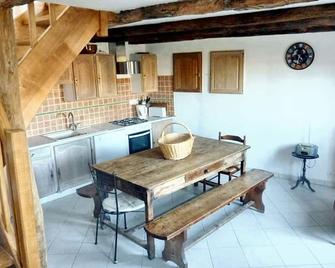 Maison chaleureuse à Lalbenque avec jardin clôturé - Lalbenque - Cocina