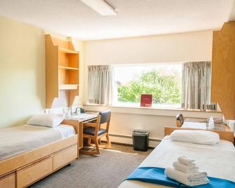 Saint Mary's University Residence Summer Accommodations - Halifax - Bedroom