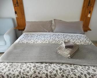 By Grace - Rome - Bedroom