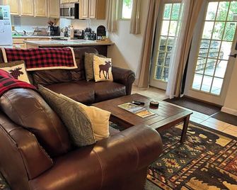 Mooselodge Hideaway:Home Away from Home. - Bryson City - Huiskamer