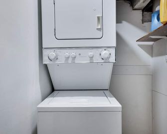 Stylish 4 Bed 2 Bath Haven Near Ewr & Nyc - Newark - Lavandería