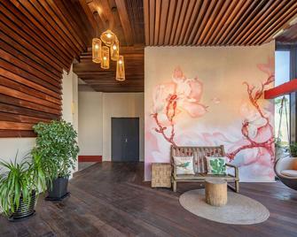 Ramada Encore by Wyndham Shanghai Pudong Airport - Shanghai - Lobby