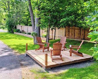 Tucked away on quiet street but short walk to Mahone Bay and all its amenities. - Mahone Bay - Patio