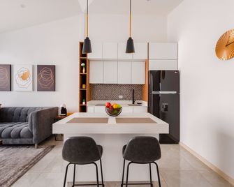 C A L Suites - Cali - Essbereich