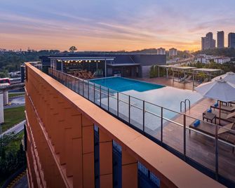 AC Hotels by Marriott Puchong - Puchong - Pool