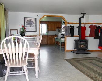 Katie's kountry cottage in the heart of Amish Country - Ronks - Dining room