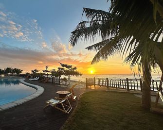 W Golf Resort - Oslob