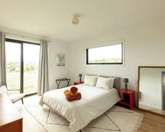 The Rye House: Paradise w/Pool+Hot Tub - Craryville - Bedroom