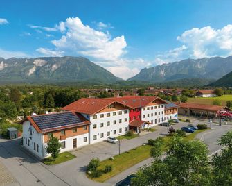 Hey Lou Hotel Piding - Piding - Budova