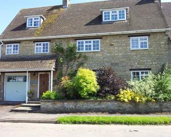 Stone House Bed and Breakfast - Brackley - Edificio