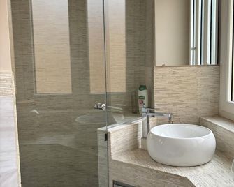 B&B Genova Holiday - ג'נואה - חדר רחצה