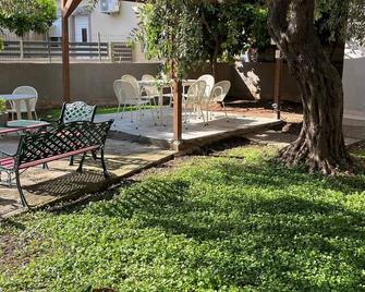 Beautiful Room in Limenaria, Only Five Minutes Away From Center - Ліменарія - Патіо