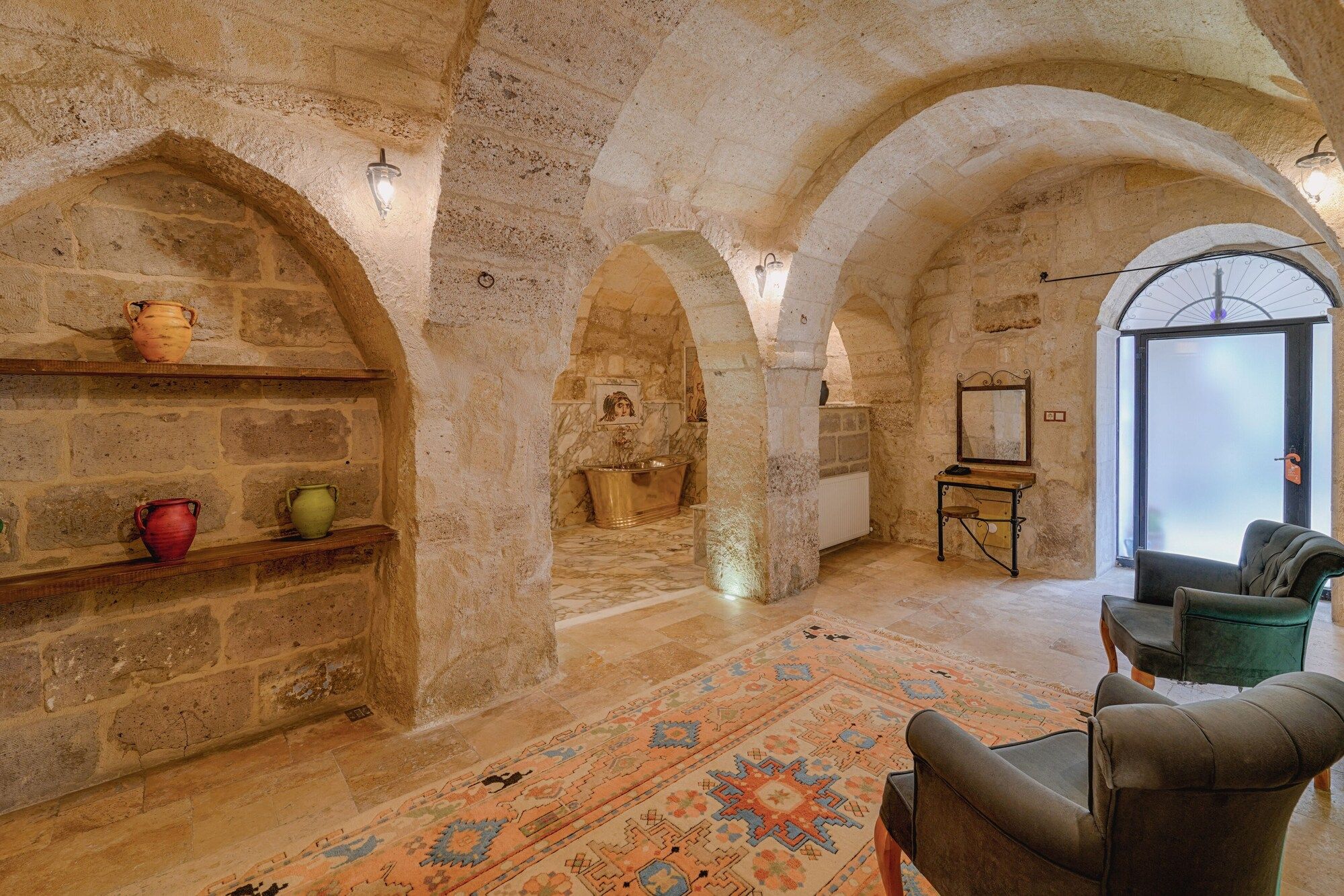 هينا هوتل - لبالغين فقط