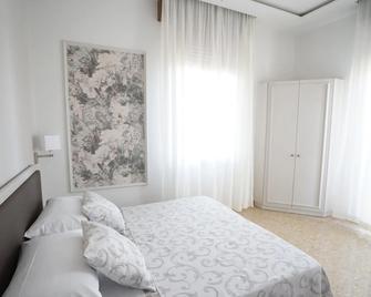 Hotel Villa Fulgida - Cattolica - Bedroom