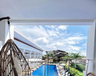 Molly Resort Bohol - Panglao - Piscina