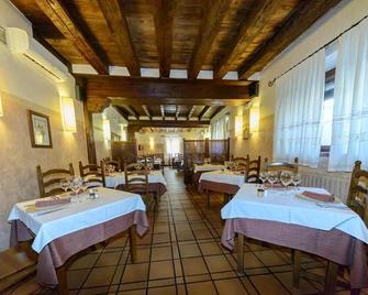 Hostal Las Nieves - Molinos de Duero - Restaurante