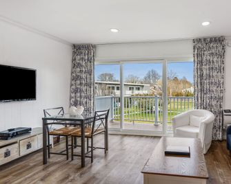 East Hampton House Resort - East Hampton
