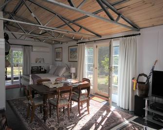 A little warmth in the heart of the central highlands - Musk - Dining room