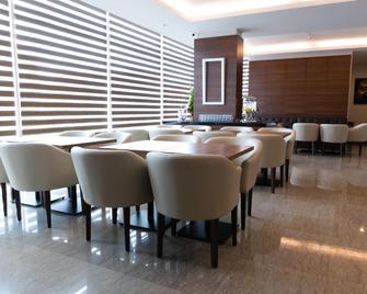 The One Hotel Makassar - Makassar - Restaurant