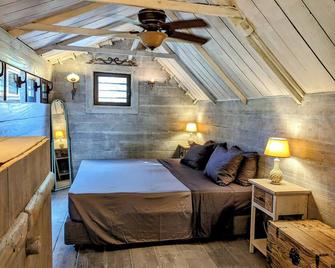 Chalet de Tahiti - unique architecture swimming pool and lovely views - Punaauia - Bedroom