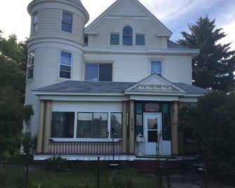 Charming Victorian Home - Dillon - Budova