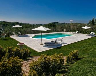 Belvilla By OYO Martino - Selci - Piscina