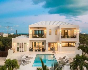 Private Pool Villa, Long Bay Beach With Vip Extras - Grace Bay - Building