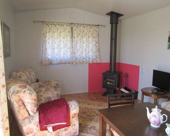Lavendale Country Retreat - York - Wohnzimmer