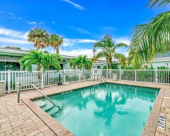 Driftwood at Anna Maria Island Inn - Holmes Beach - Pool