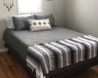 The Tribe Space- Country, But Close - Cheyenne - Bedroom